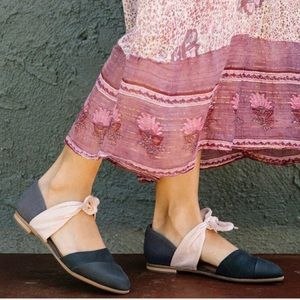 Toms Jutti Flats Black Leather Pink Bow New